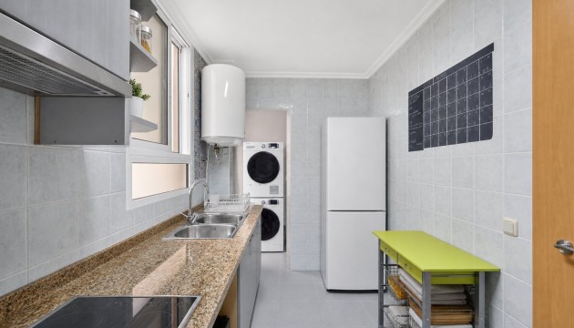 Odsprzedaż - Apartment - Alicante - Calle García Andreu