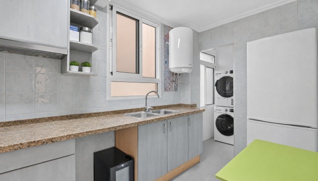 Odsprzedaż - Apartment - Alicante - Calle García Andreu