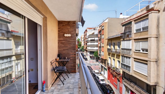 Odsprzedaż - Apartment - Alicante - Calle García Andreu