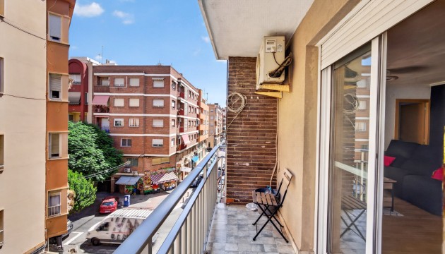 Odsprzedaż - Apartment - Alicante - Calle García Andreu