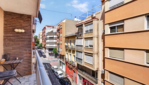 Odsprzedaż - Apartment - Alicante - Calle García Andreu