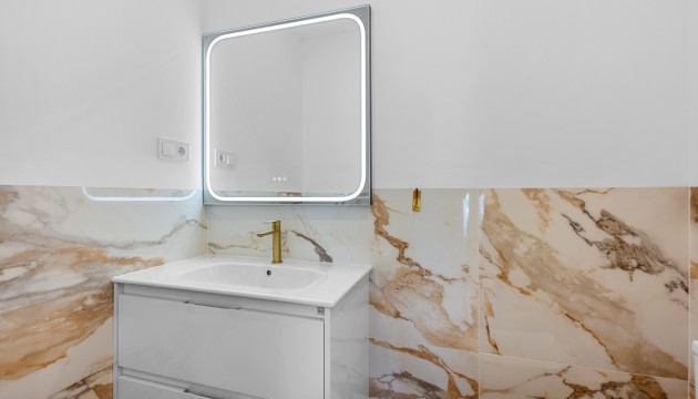 Odsprzedaż - Apartment - Torrevieja - Punta Prima