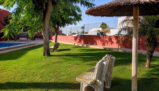 Odsprzedaż - Bungalow - Orihuela Costa - Los Altos