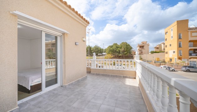 Odsprzedaż - Detached Villa - Orihuela Costa - Villamartín
