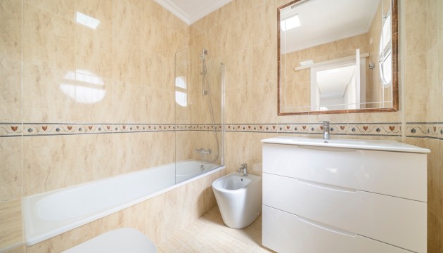 Odsprzedaż - Detached Villa - Orihuela Costa - Villamartín