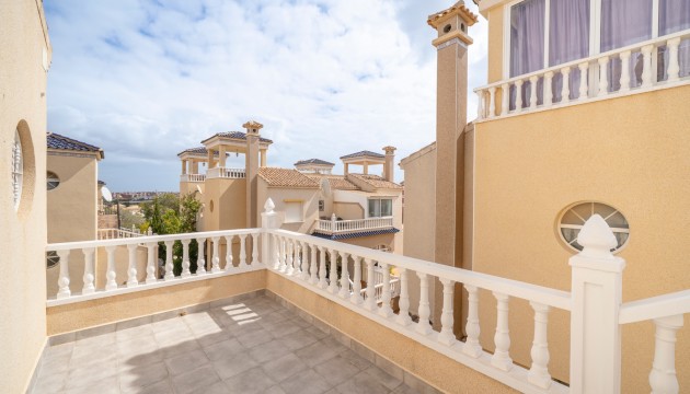 Odsprzedaż - Detached Villa - Orihuela Costa - Villamartín