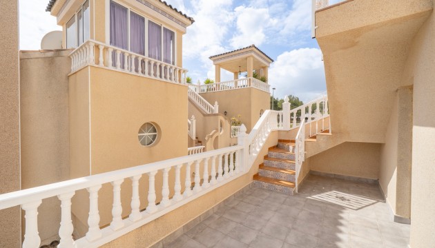 Odsprzedaż - Detached Villa - Orihuela Costa - Villamartín