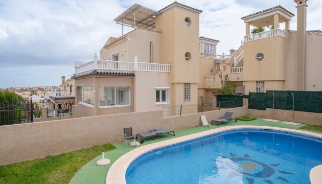 Odsprzedaż - Detached Villa - Orihuela Costa - Villamartín