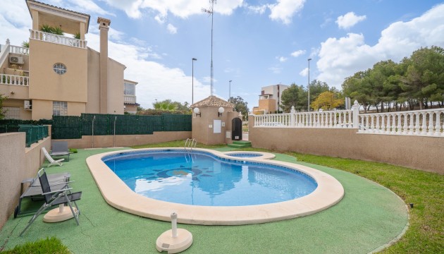 Odsprzedaż - Detached Villa - Orihuela Costa - Villamartín