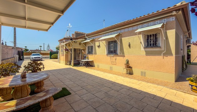Reventa - Chalet Independiente - Catral