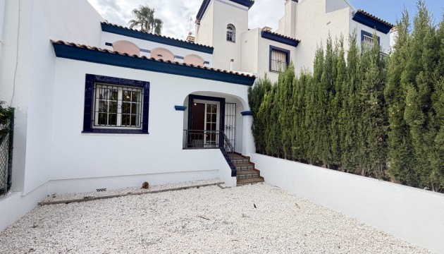 Resale - Bungalow - Orihuela Costa - Rioja