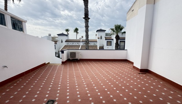 Resale - Bungalow - Orihuela Costa - Rioja