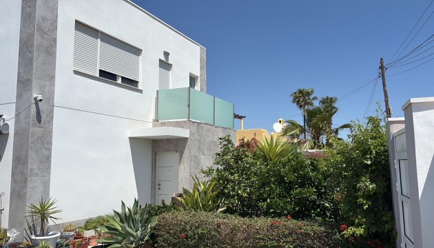 Odsprzedaż - Detached Villa - Torrevieja - La Siesta - El Salado -  Torreta