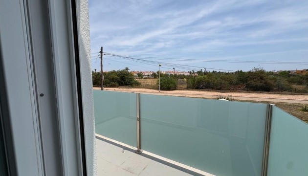 Odsprzedaż - Detached Villa - Torrevieja - La Siesta - El Salado -  Torreta