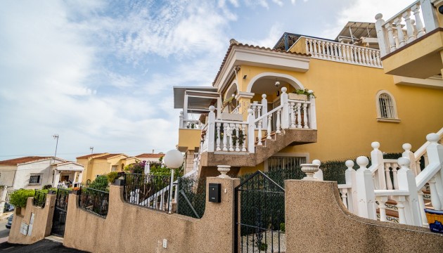 Begagnad - House - La Marina