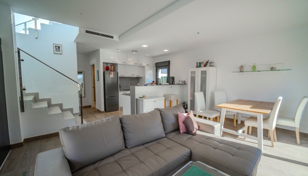 Перепродажа - Полуотдельная вилла - Ciudad Quesada