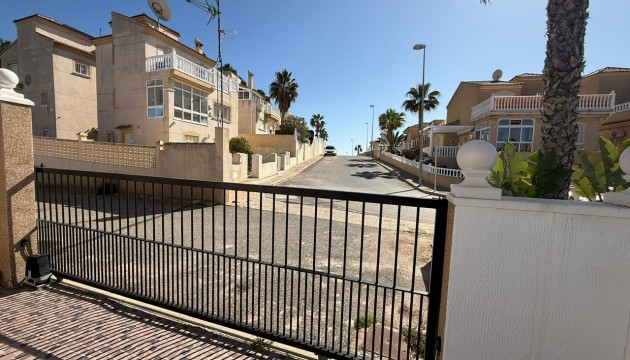 Wiederverkauf - Detached Villa - Orihuela Costa - Villamartín