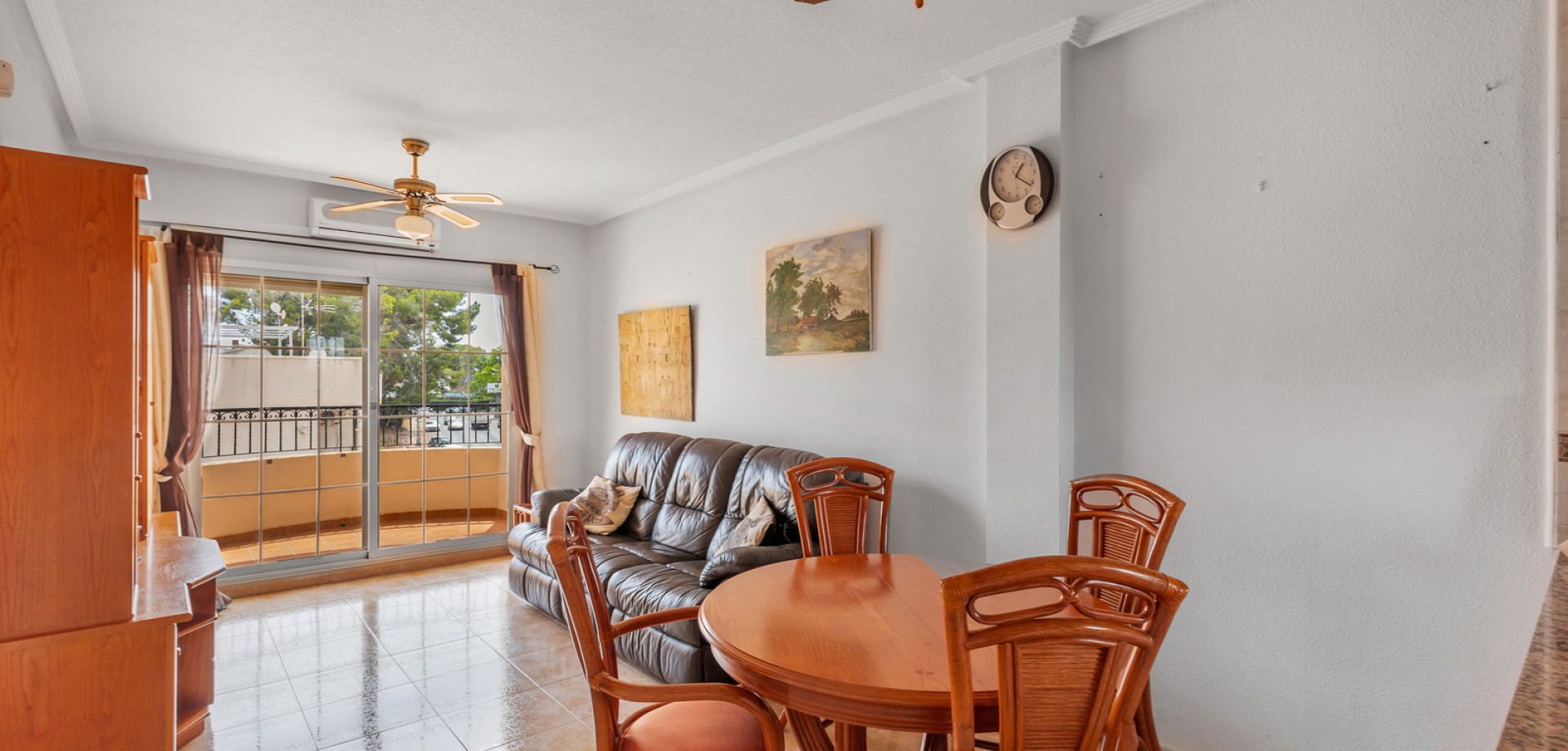 Apartment in Villamartin - Image 3