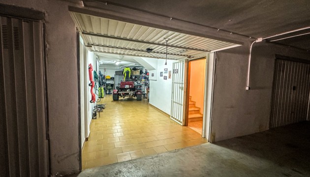 Odsprzedaż - Kamienica - Orihuela