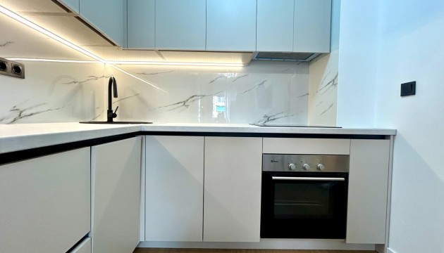 Wiederverkauf - Apartment - Torrevieja - Punta Prima