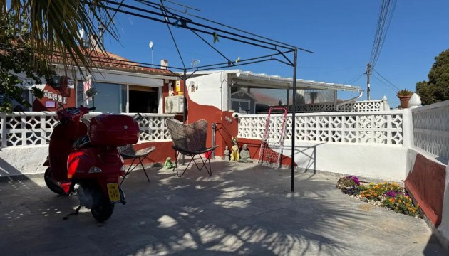 Odsprzedaż - Bungalow - Torrevieja - La Siesta - El Salado -  Torreta