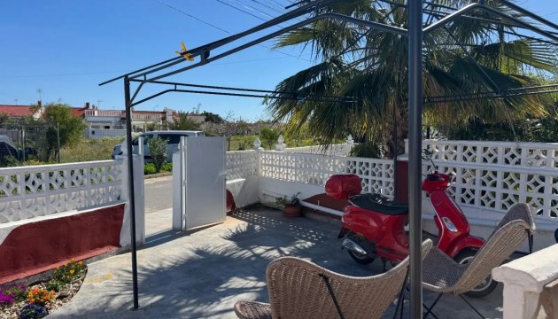 Odsprzedaż - Bungalow - Torrevieja - La Siesta - El Salado -  Torreta