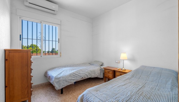 Odsprzedaż - Bungalow - Orihuela Costa - Lomas de Cabo Roig