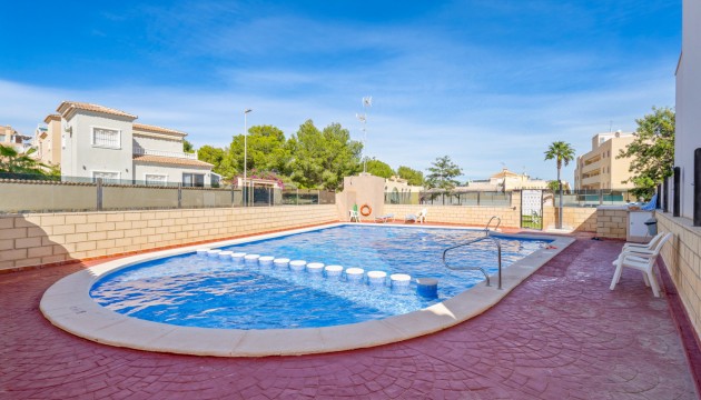 Odsprzedaż - Bungalow - Orihuela Costa - Lomas de Cabo Roig