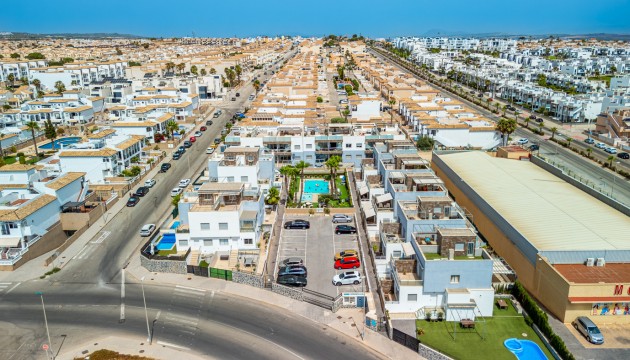 Odsprzedaż - Bungalow - Orihuela Costa - Punta Prima
