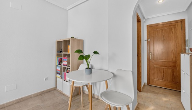 Odsprzedaż - Apartment - Torrevieja - Centro