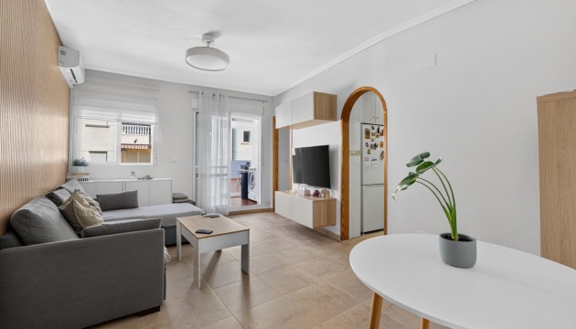 Odsprzedaż - Apartment - Torrevieja - Centro