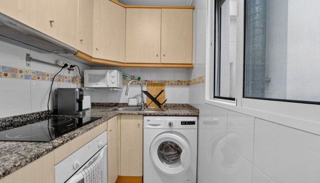 Odsprzedaż - Apartment - Torrevieja - Centro