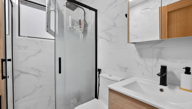 Odsprzedaż - Apartment - Torrevieja - Centro