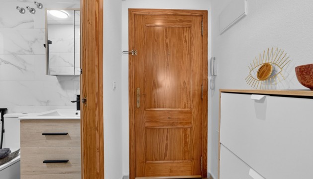 Odsprzedaż - Apartment - Torrevieja - Centro