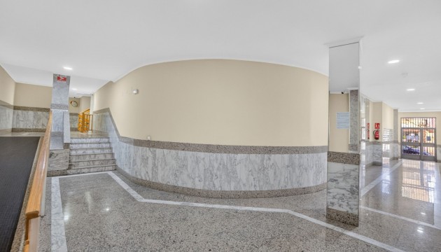 Odsprzedaż - Apartment - Torrevieja - Centro