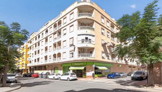 Odsprzedaż - Apartment - Torrevieja - Centro