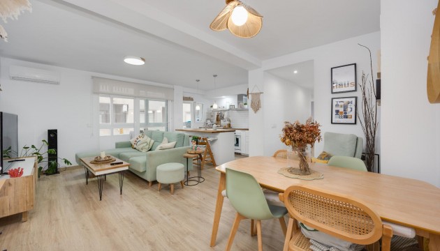 Odsprzedaż - Apartment - Torrevieja - El Acequión - Los Náufragos