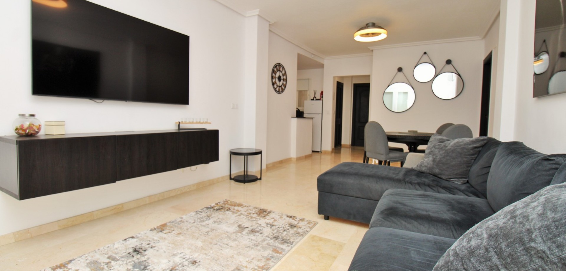 Apartment in Villamartin - Image 3