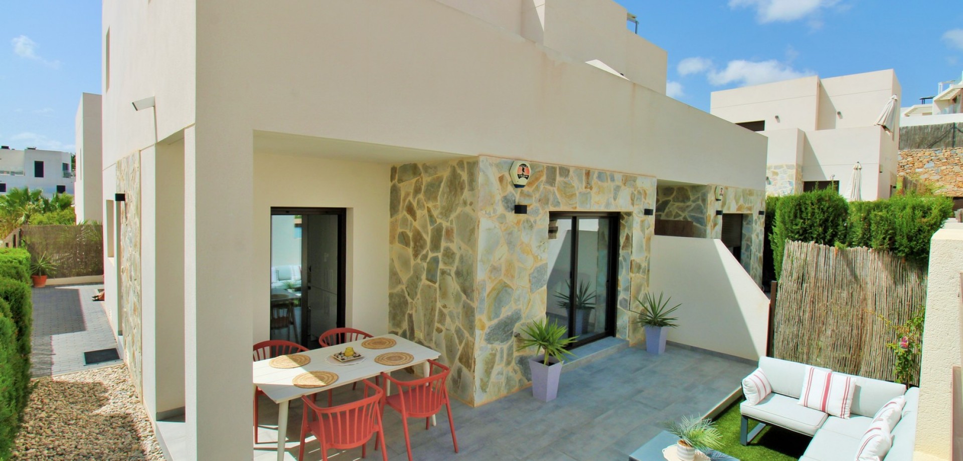 House in Villamartin - Image 2