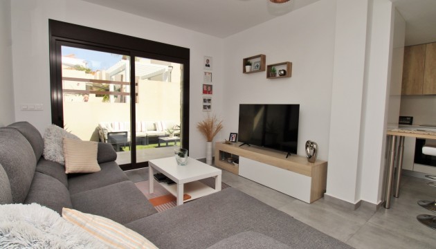 Videresalg - Detached Villa - Orihuela Costa - Villamartín