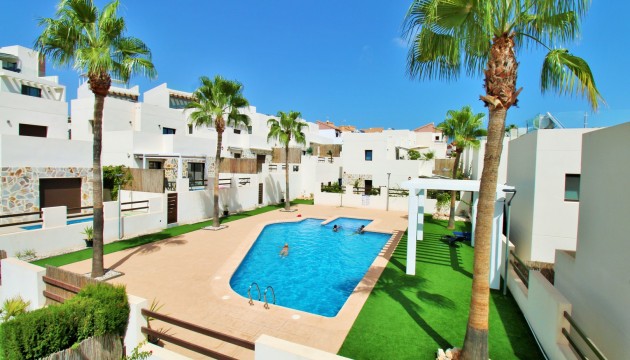 Videresalg - Detached Villa - Orihuela Costa - Villamartín