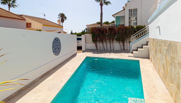 Videresalg - Detached Villa - Orihuela Costa - Villamartín