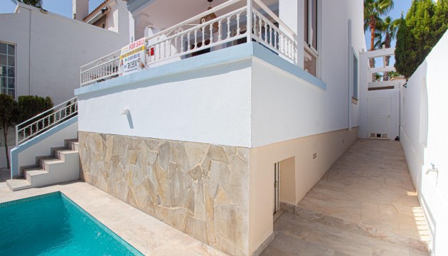 Videresalg - Detached Villa - Orihuela Costa - Villamartín