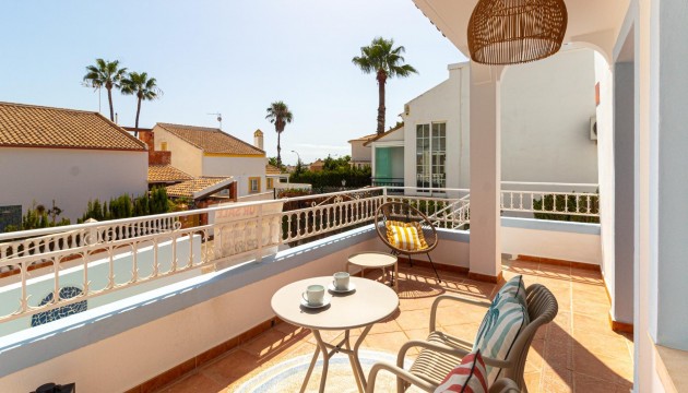 Videresalg - Detached Villa - Orihuela Costa - Villamartín