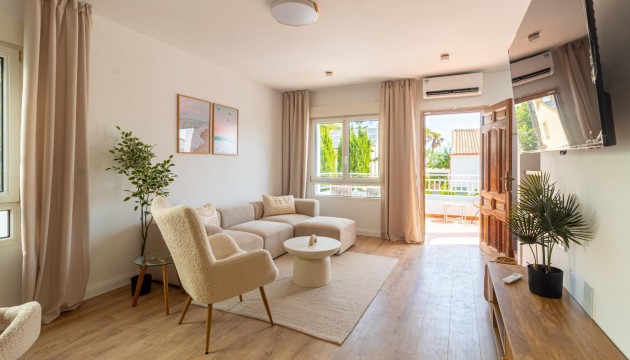 Videresalg - Detached Villa - Orihuela Costa - Villamartín