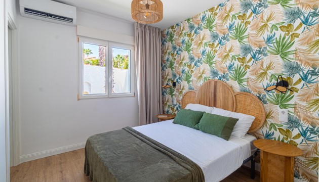 Videresalg - Detached Villa - Orihuela Costa - Villamartín