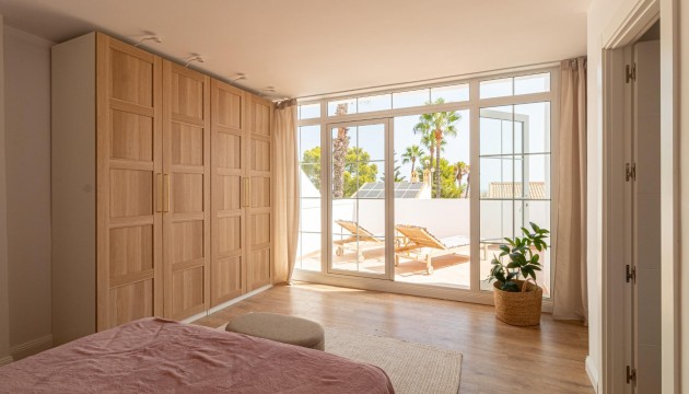 Videresalg - Detached Villa - Orihuela Costa - Villamartín