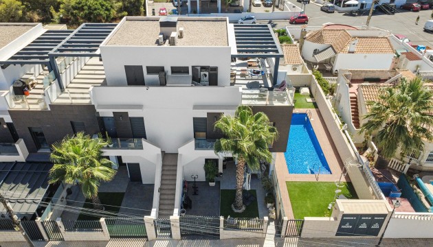 Resale - Apartment - Orihuela Costa - Villamartín
