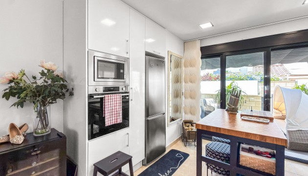 Resale - Apartment - Orihuela Costa - Villamartín