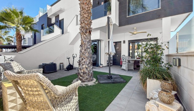 Resale - Apartment - Orihuela Costa - Villamartín